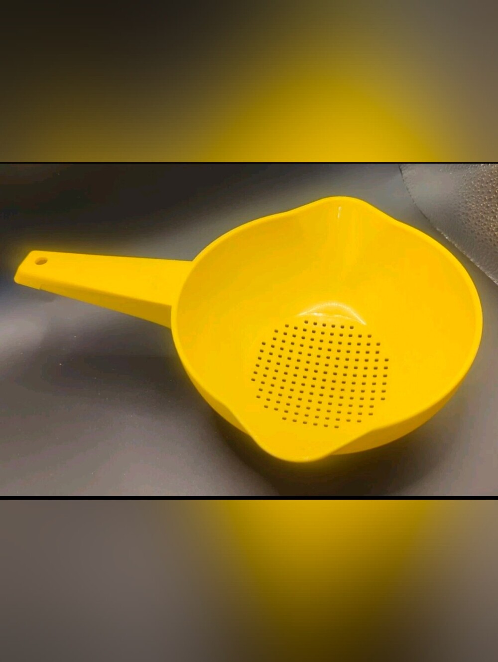 Vintage Yellow Tupperware 1-quart strainer/colander (#1200)